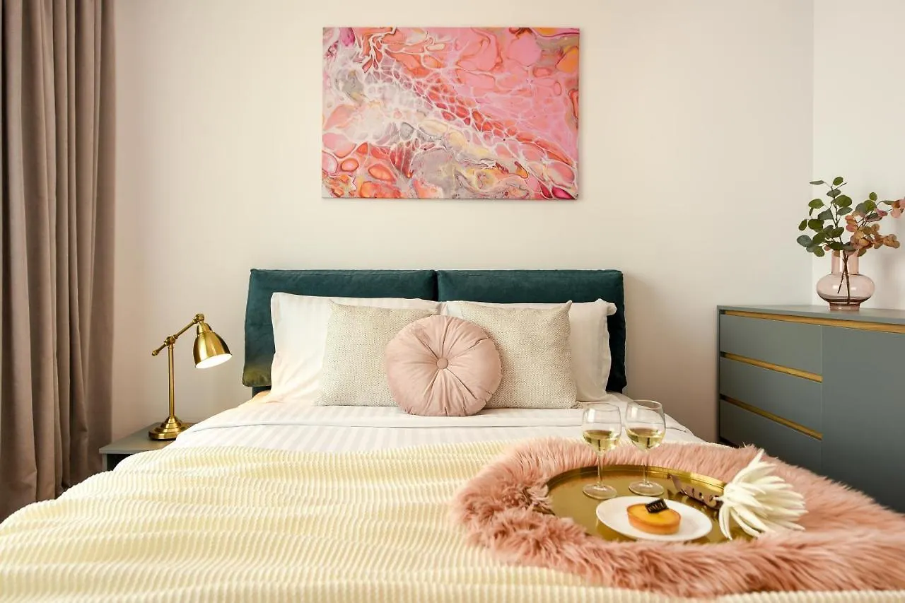 Eye Candy Romexpo 2-Bedroom With Free Parking Βουκουρέστι