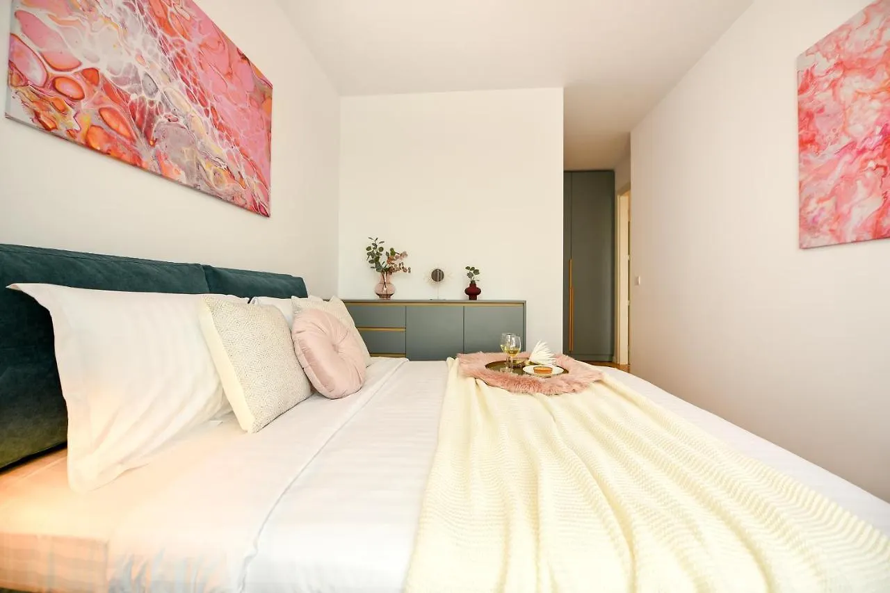 Eye Candy Romexpo 2-Bedroom With Free Parking Βουκουρέστι 0*,  Ρουμανία