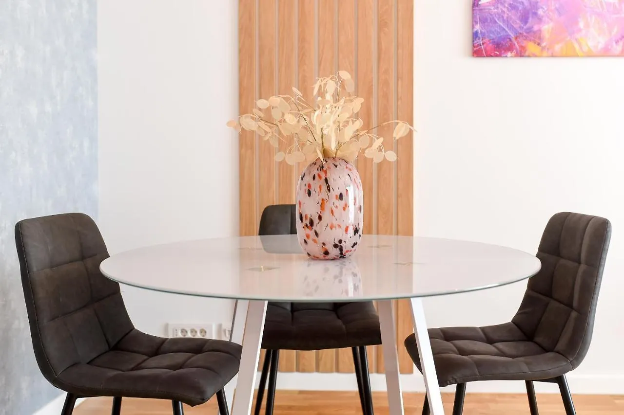 Eye Candy Romexpo 2-Bedroom With Free Parking Bucharest