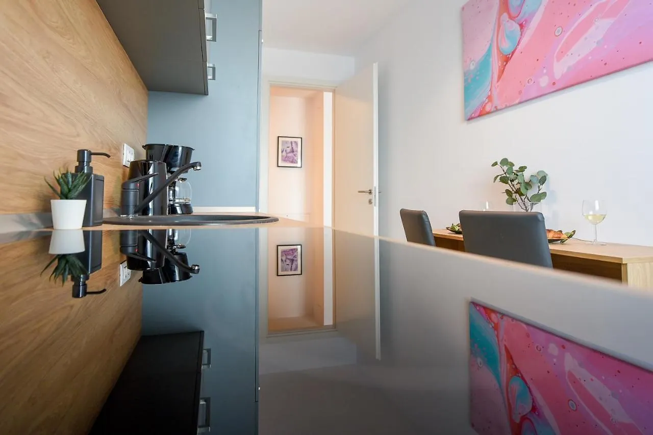 Eye Candy Romexpo 2-Bedroom With Free Parking Bucharest Apartment