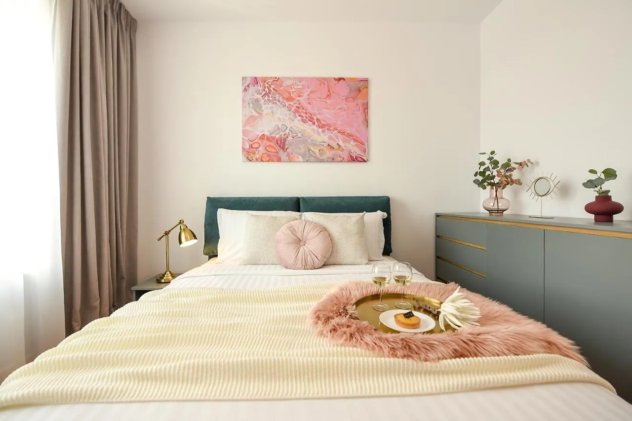 Apartment Eye Candy Romexpo 2-Bedroom With Free Parking Bucharest