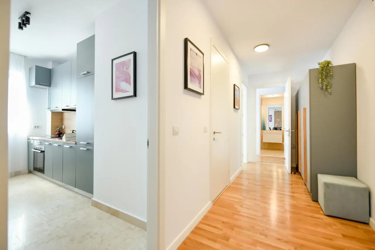 Eye Candy Romexpo 2-Bedroom With Free Parking Bucharest Apartment